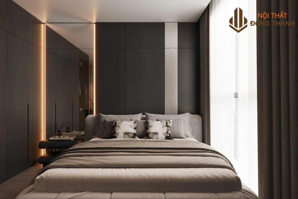 Phòng ngủ master cho gia chủ với cửa kính lớn phối rèm