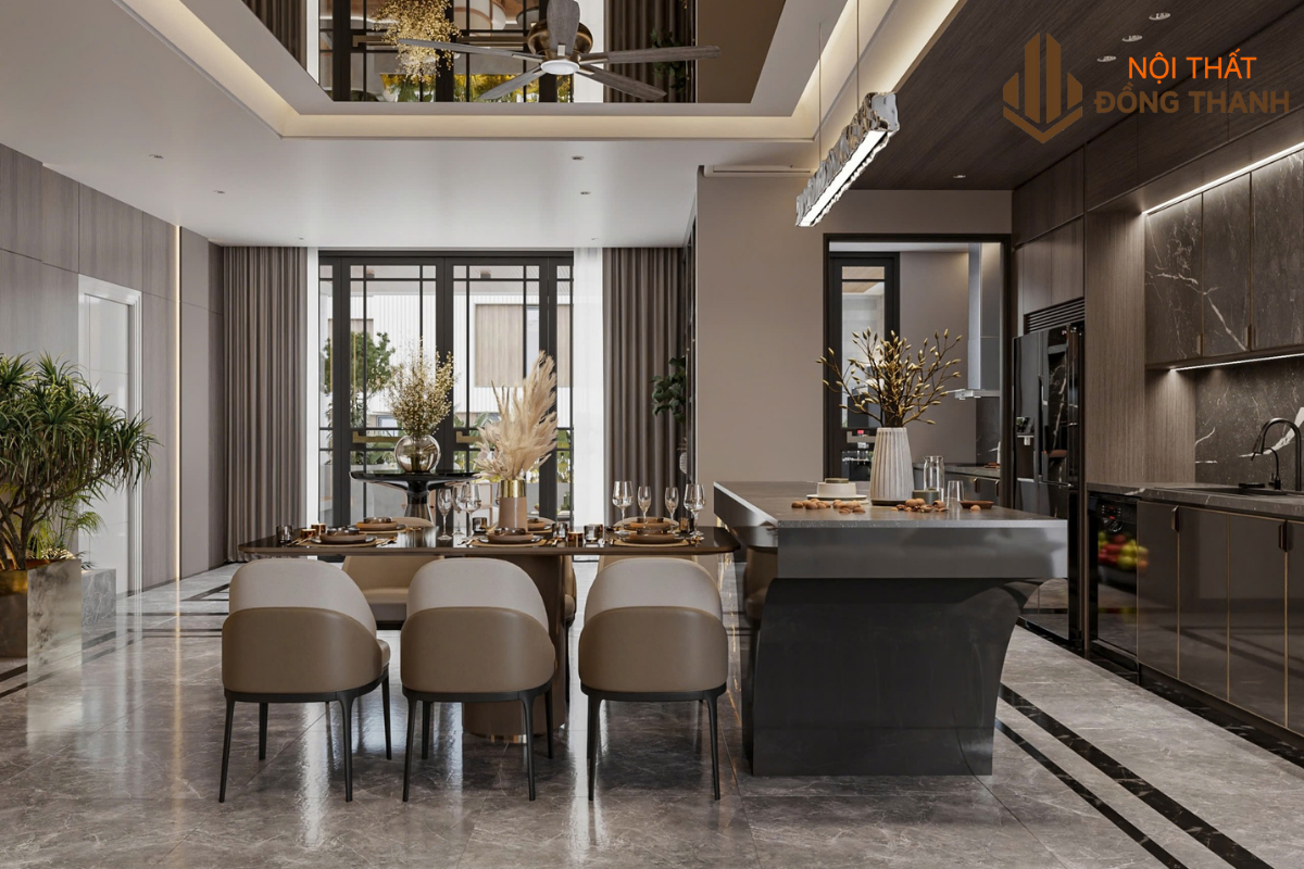 Có quần bar ngăn khu vực bếp và bàn ăn