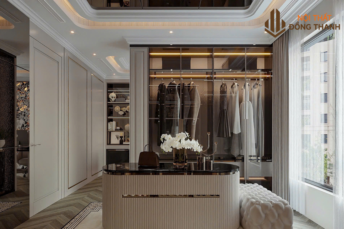 Phòng thay đồ tiện nghi với hệ tủ kịch trần