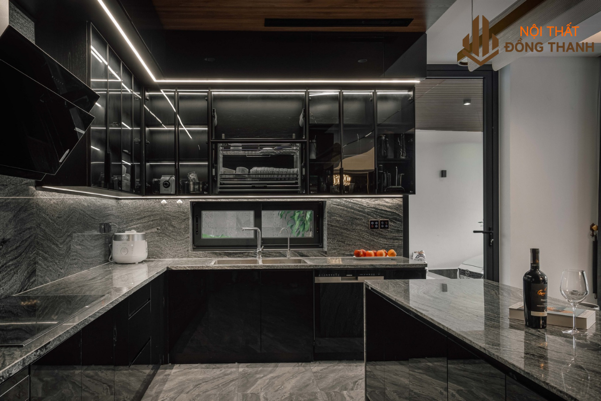 Hệ tủ bếp thiết kế phối màu hài hòa