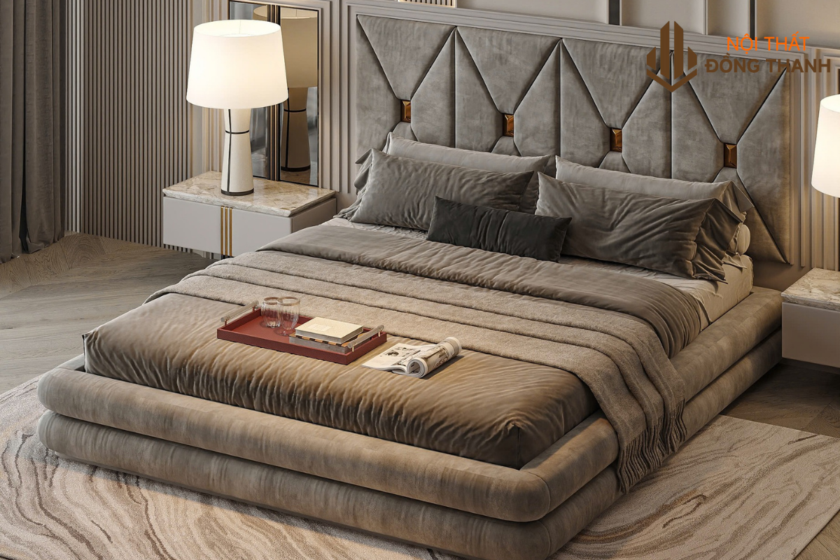 Phòng ngủ master với giường xám ghi