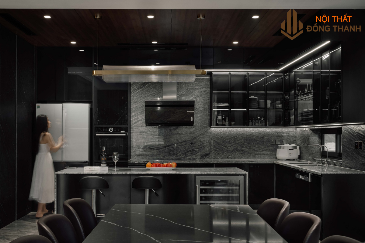 Phòng bếp sang trọng được gia chủ đầu tư
