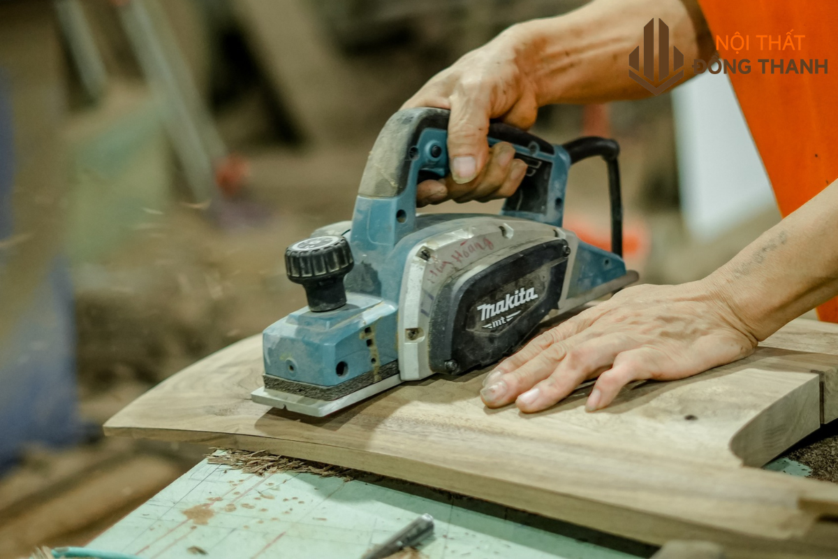 Sản xuất nội thất với đội ngũ nhân sự lành nghề 